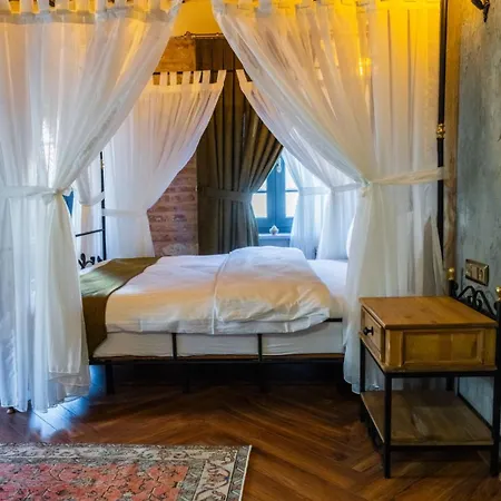 Hotel Karakoy De La Chapella 3*