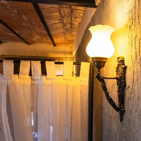 Hotel Karakoy De La Chapella 3*