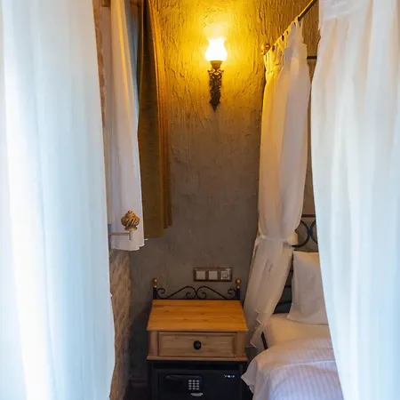 Hotel Karakoy De La Chapella 3*